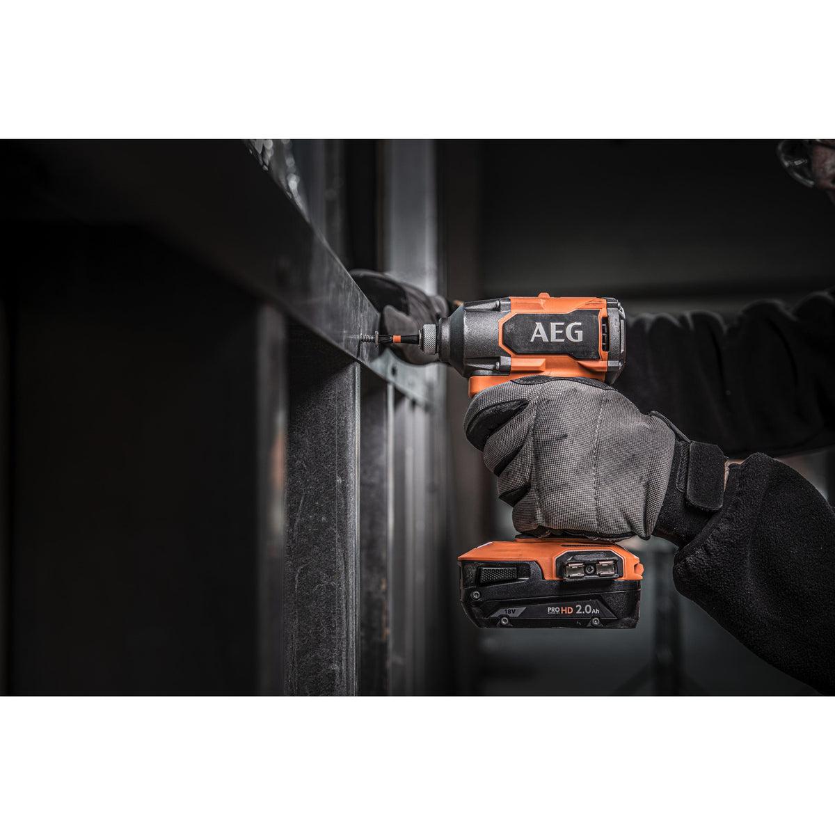 Mașină de înșurubat cu impact AEG Mașină de înșurubat cu impact 18V, motor fără perii, BSS18C3B3-0, 4935478940