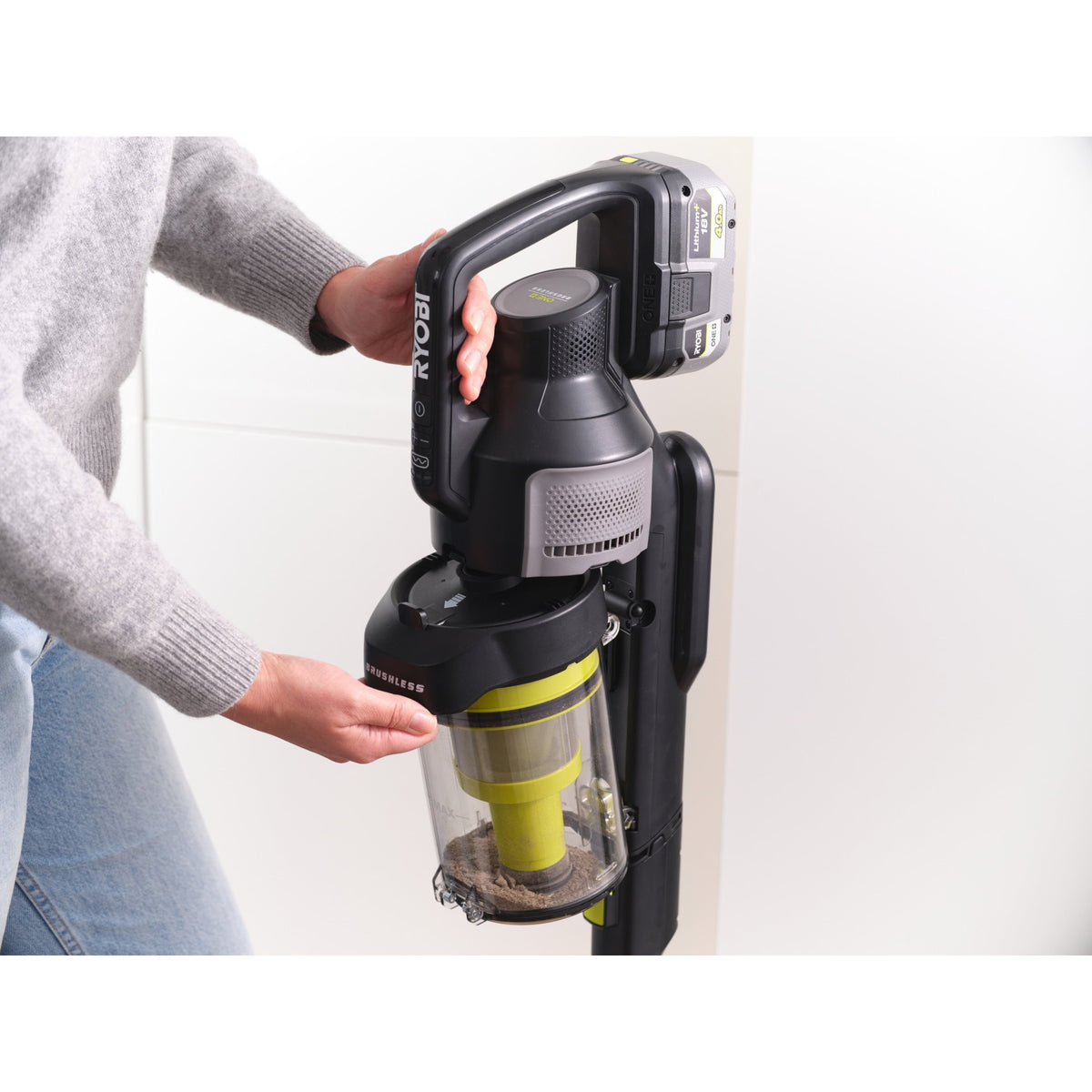 Aspirator vertical 18V ONE+ brushless, cu tehnologie anti-incalceala (fara acumulator) - RASV18BL-0